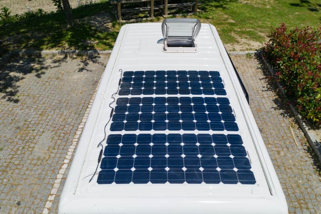solar panels power RV air conditioner