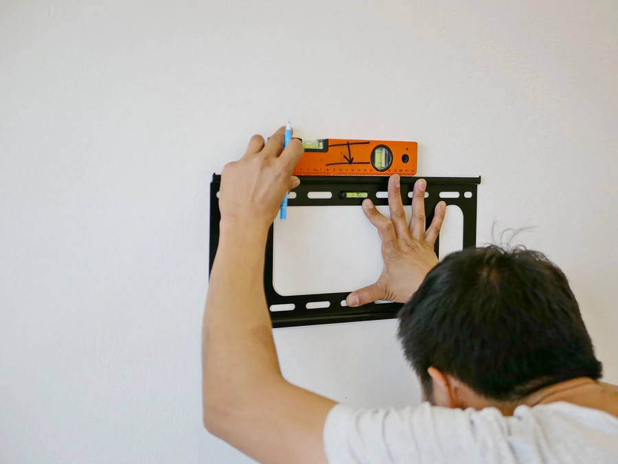 How to Mount A TV Without Studs? - RVing Beginner