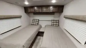 25 ft travel trailer with twin beds