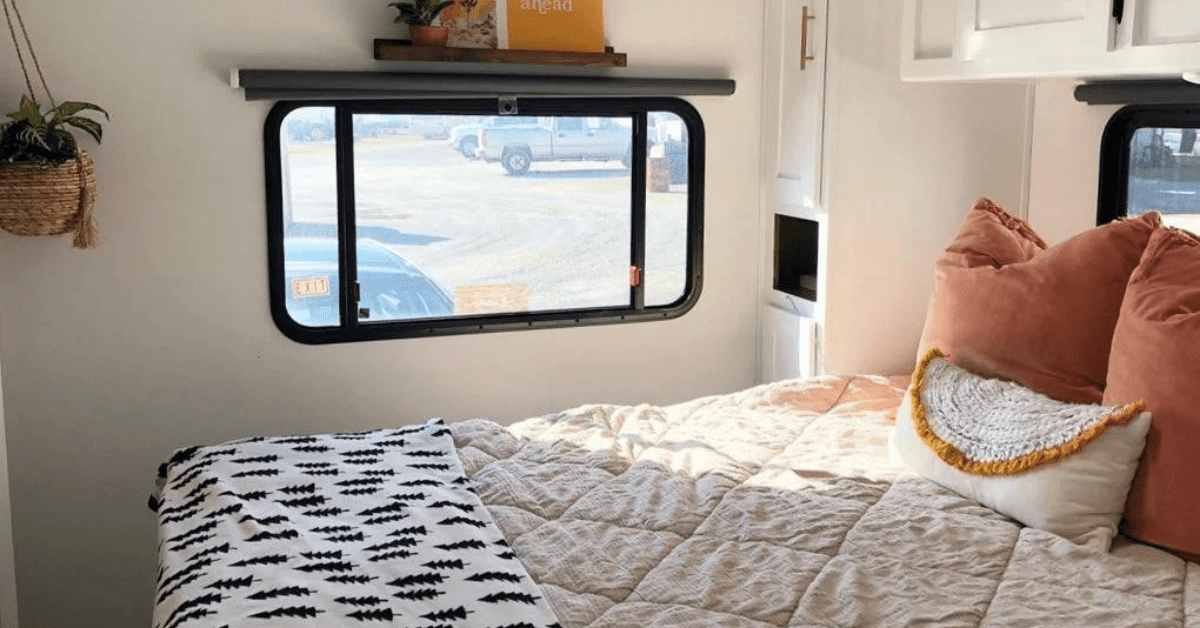 7 Best RVs With Murphy Beds RVing Beginner